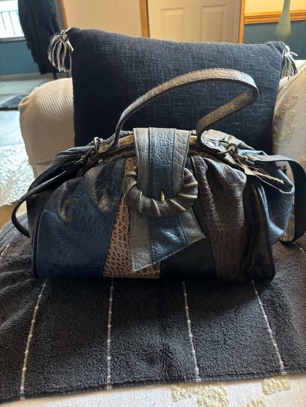 Vintage 1960’s Desiree Handbag Purse Shoulder Tote Crossbody EUC
